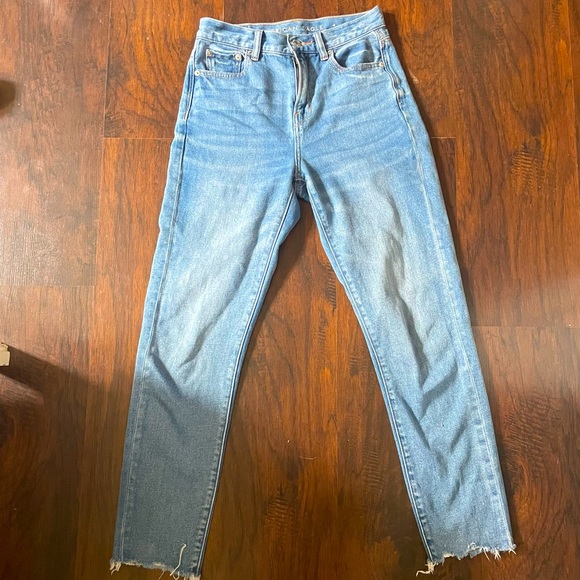 American Eagle - Raw Hem Mom Jeans - DONATING 12/31 - Picture 1 of 7